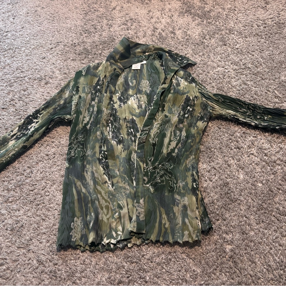 Green and Black Patterned Blouse